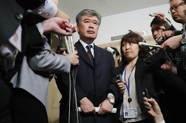 У Японії чиновник подав у відставку через звинувачення у домаганнях до журналістки
