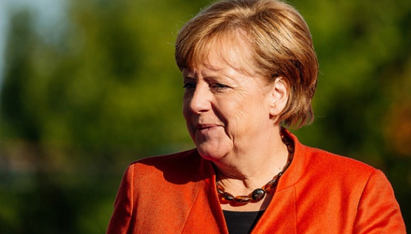 Потрібно створити кібервійська, оскільки Росія офіційно веде гібридну війну – Меркель