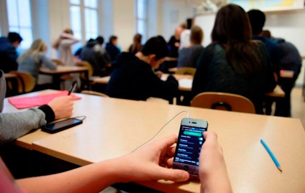 86% німців підтримують заборону користування мобільними в школах – опитування