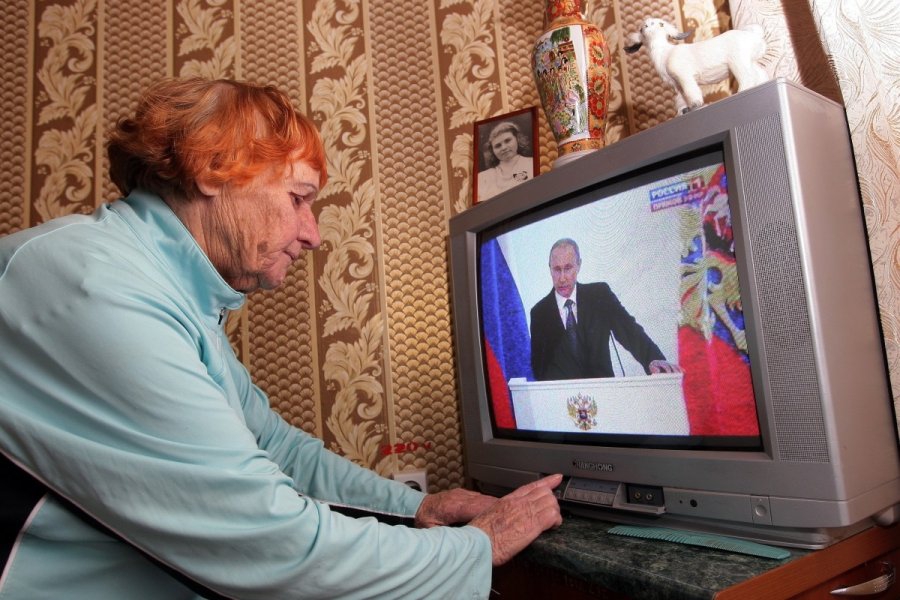Росіяни найбільше довіряють державному телебаченню — опитування