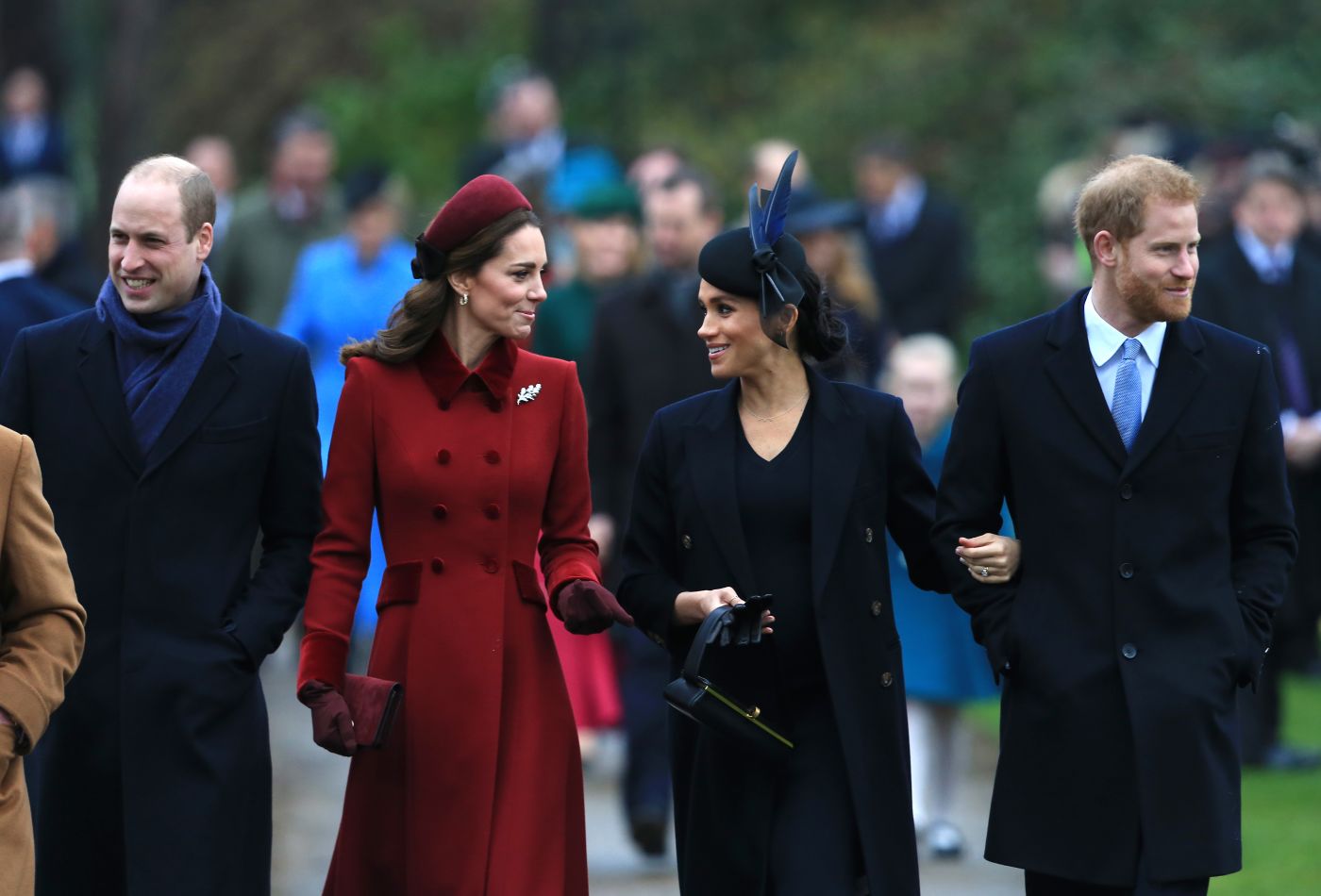 Британська королівська родина блокуватиме коментаторів через образи у бік Меган Маркл та Кейт Міддлтон
