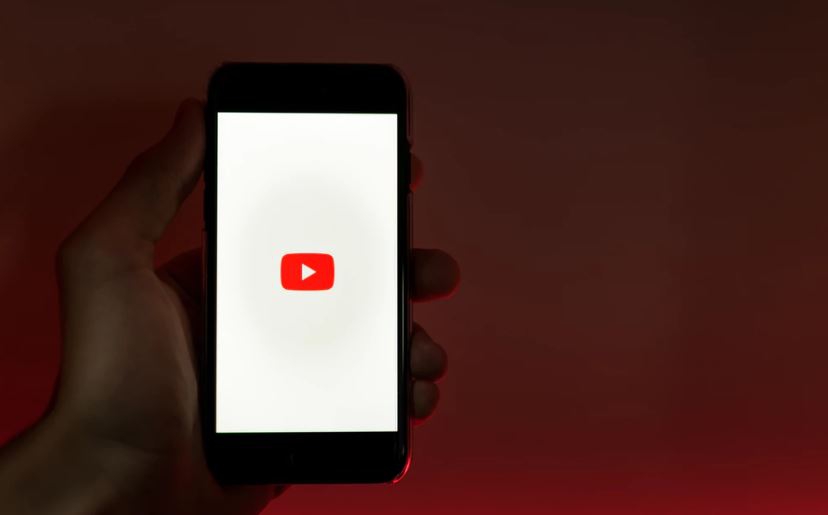 YouTube продовжує рекомендувати відео з дітьми, незважаючи на скандал щодо педофілії