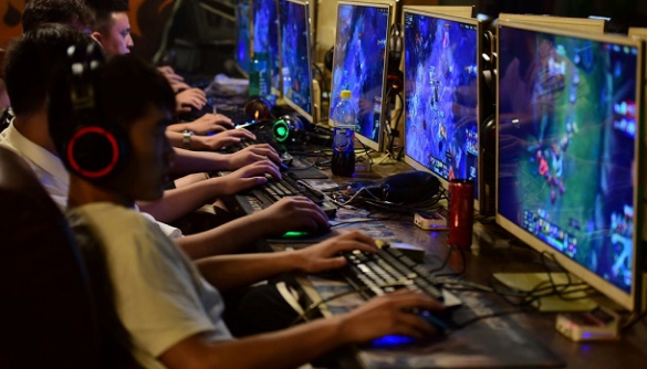 Влада Китаю заборонила підліткам грати у відеоігри ночами