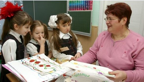 ЗМІ пишуть, що в Україні звільнять 70 тисяч учителів. Як насправді?