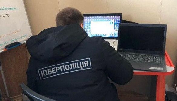 Кіберполіція підозрює двох мешканців Харківщини у викраденні баз даних у конкурентів