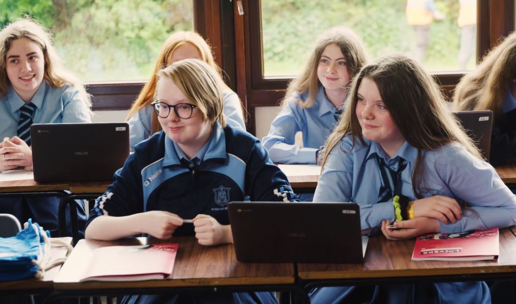 Як в Ірландії навчають цифрової грамотності та чому учнів турбує секстинг