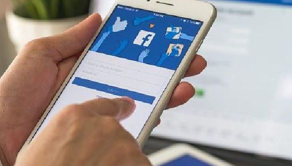На рекламу у Facebook українці в середньому клікають 21 раз — дослідження