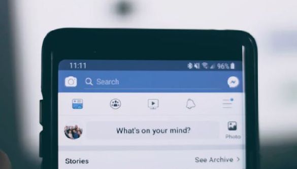 Згори стрічки новин Facebook з’явиться вікно з перевіреною інформацією про коронавірус