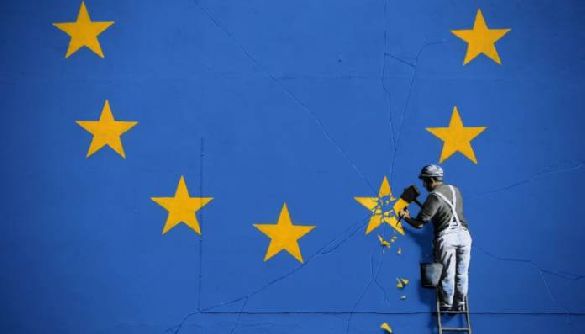 «Ось-ось розвалиться»: РФ продовжує створювати фейки про ЄС та Україну під час пандемії