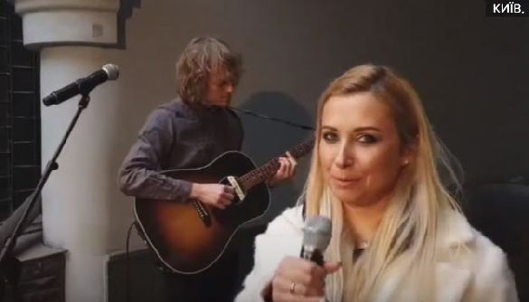Українські музиканти дають концерти, щоб допомогти безпритульним. Першою заспівала Тоня  Матвієнко