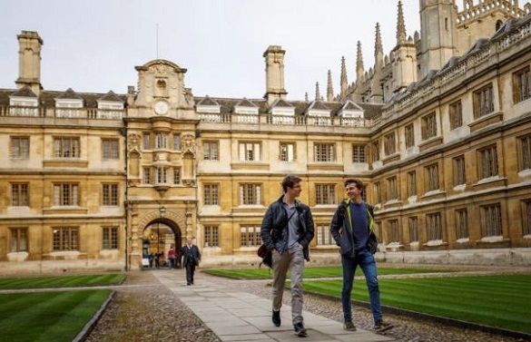 Кембриджський університет оголосив, що всі лекції проводитимуть онлайн до літа 2021 року