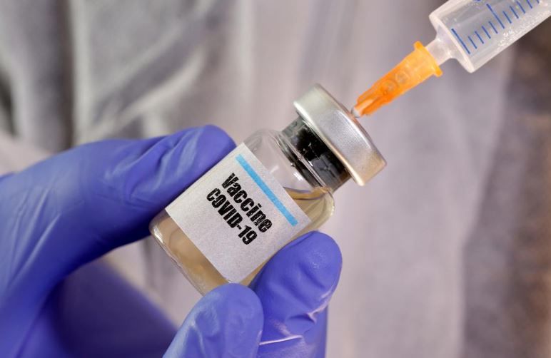 У Китаї тестують вакцину від коронавірусу на людях. Це  вже сьомий препарат