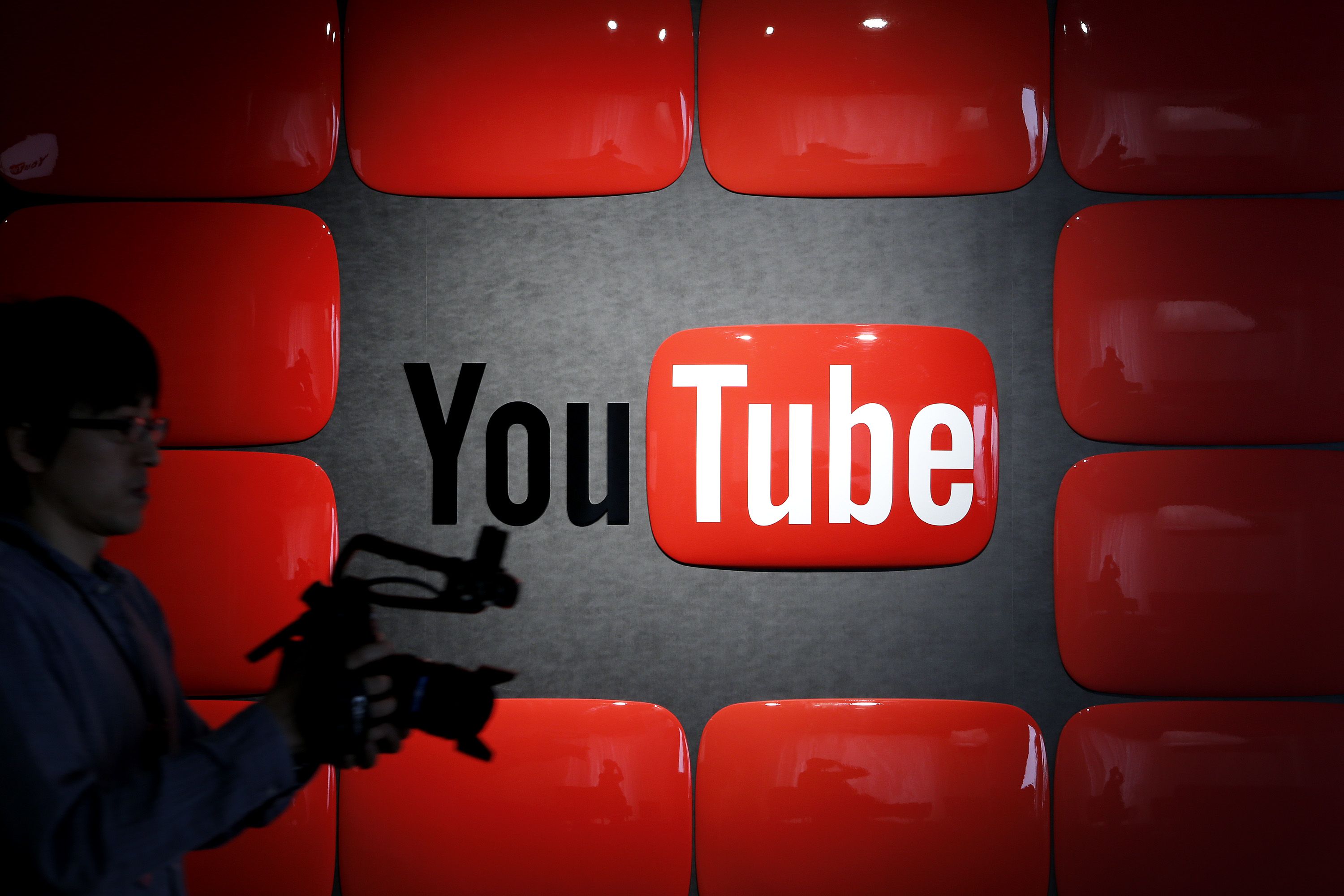Суд ЄС дозволив YouTube не розкривати даних користувачів, які розміщують чужі відео