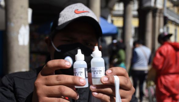 Парламент Болівії схвалив використання відбілювача проти коронавірусу. 10 людей вже загинуло
