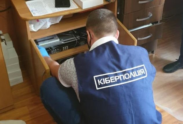 У Миколаєві викрили нелегальних розповсюджувачів контенту телеканалів - кіберполіція