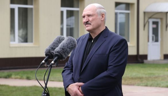 Лукашенко запросив на білоруське телебачення журналістів з Росії