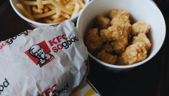 KFC більше не пропонує облизувати пальці через пандемію коронавірусу