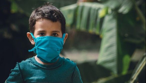 ВООЗ та ЮНІСЕФ пояснили, чи потрібно дітям носити маски