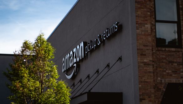 Amazon презентувала охоронний дрон для будинку, який захищатиме від крадіїв