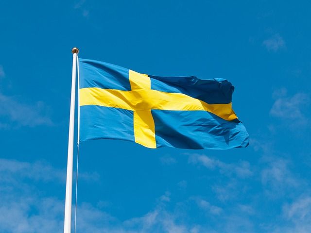Швеція послаблює обмеження, не зважаючи на спалах COVID-19