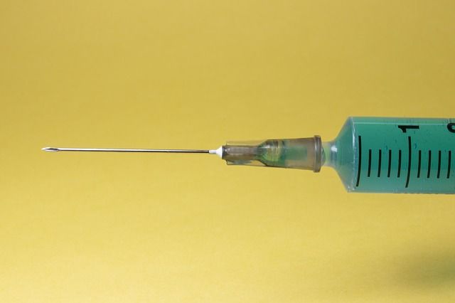 Вакцина від коронавірусу може з'явитися протягом року — ізраїльський лікар