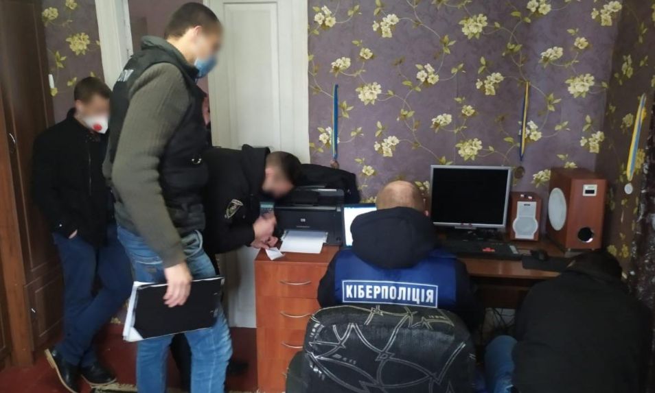 На Київщині викрили піратський сайт, який завдав 700 тисяч грн збитків - кіберполіція