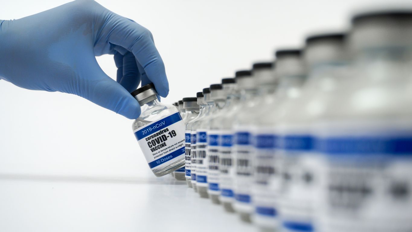 Австралія зупинила розробку вакцини від COVID-19 через хибнопозитивні тести на ВІЛ