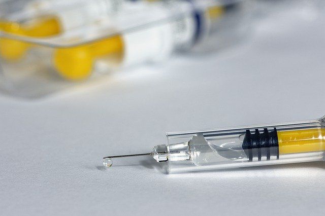 Розробники російської вакцини  проти коронавірусу «Супутник V» підписали угоду з AstraZeneca
