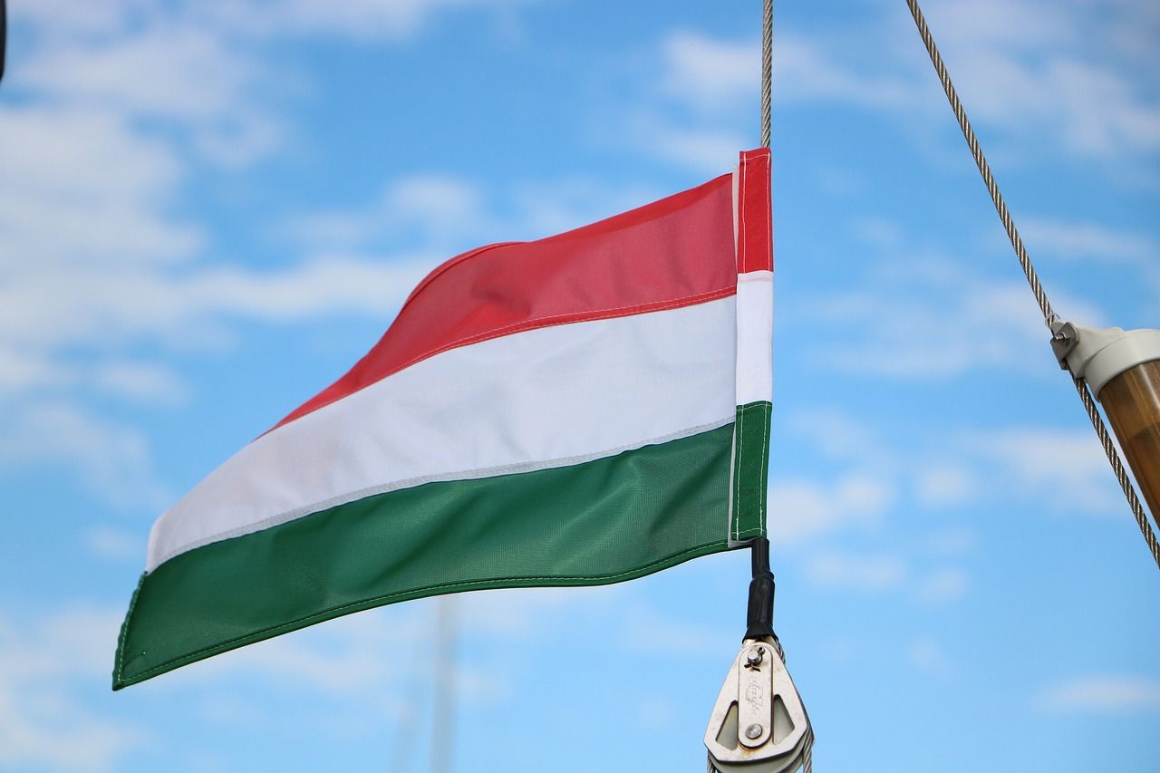 Угорщина першою в Євросоюзі схвалила російську вакцину від коронавірусу «Супутник V»