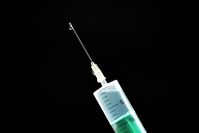 В Ізраїлі вперше у світі почали вакцинувати від COVID-19 підлітків