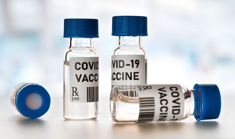 NYT звинуватив прокремлівські ЗМІ в інформаційній кампанії проти західних вакцин від COVID-19
