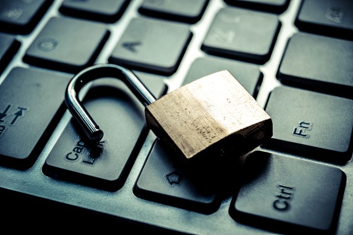 На хакерському форумі виклали 3,27 млрд викрадених логінів та паролів. Це найбільша база в історії