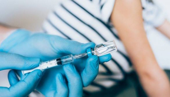 В Україні подали заявку на реєстрацію вакцини AstraZeneca — ЦГЗ