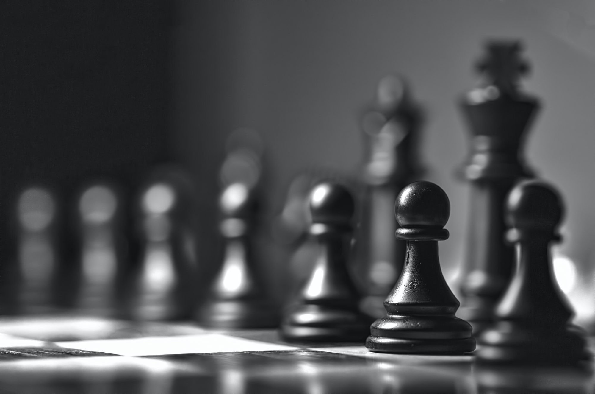 «Чорні проти білих». Штучний інтелект заблокував найпопулярніший канал на YouTube про шахи за «расизм»