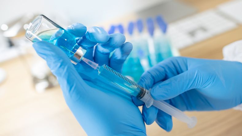 У МОЗ розповіли про можливі «несприятливі події» після вакцинації від коронавірусу