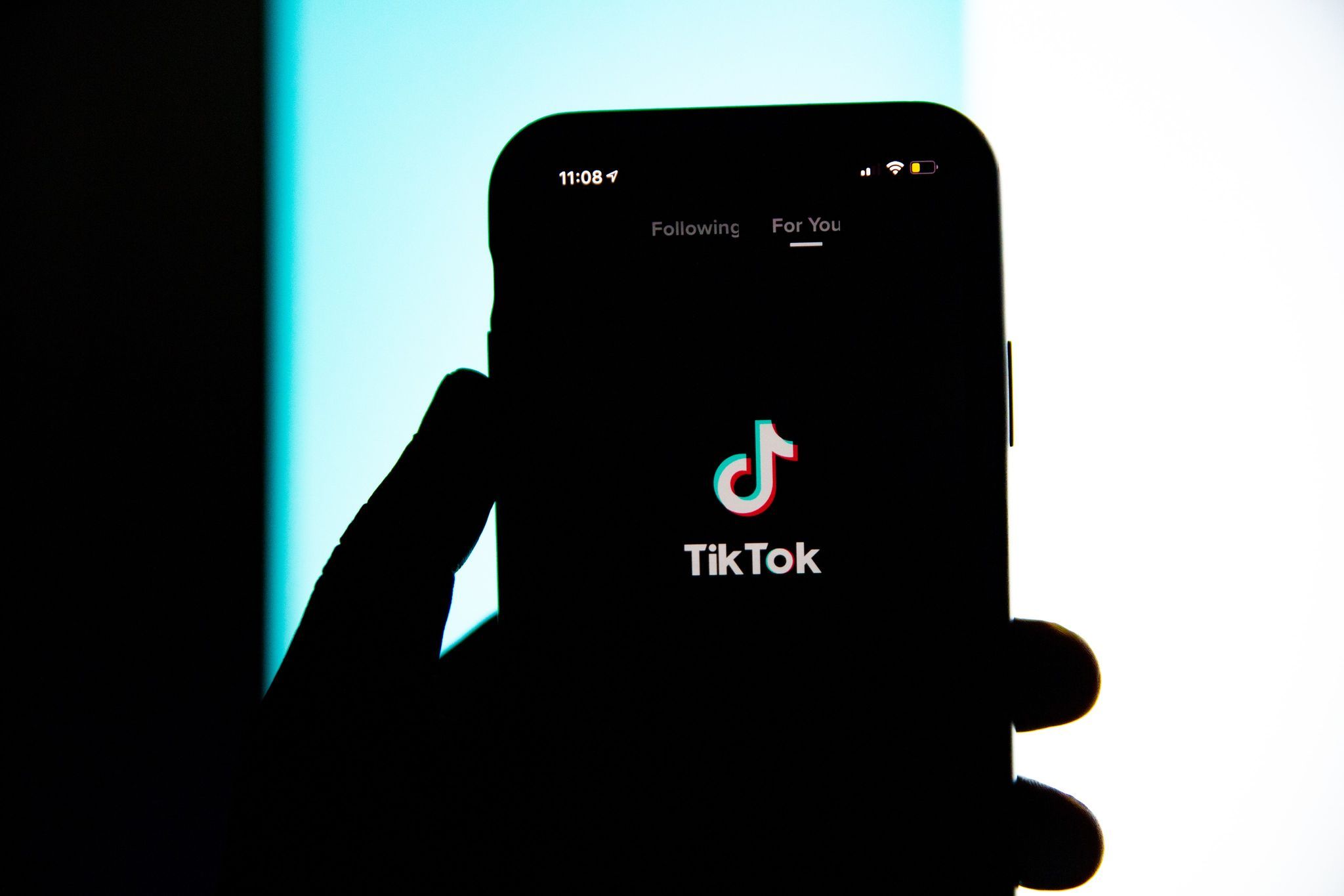 TikTok переконує, що видаляє весь контент, який потенційно нормалізує самогубства