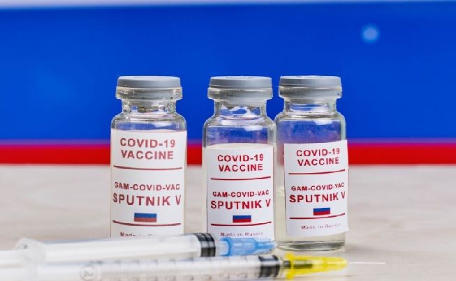 Франція не планує розгортати на своїй території виробництво російської вакцини проти COVID-19