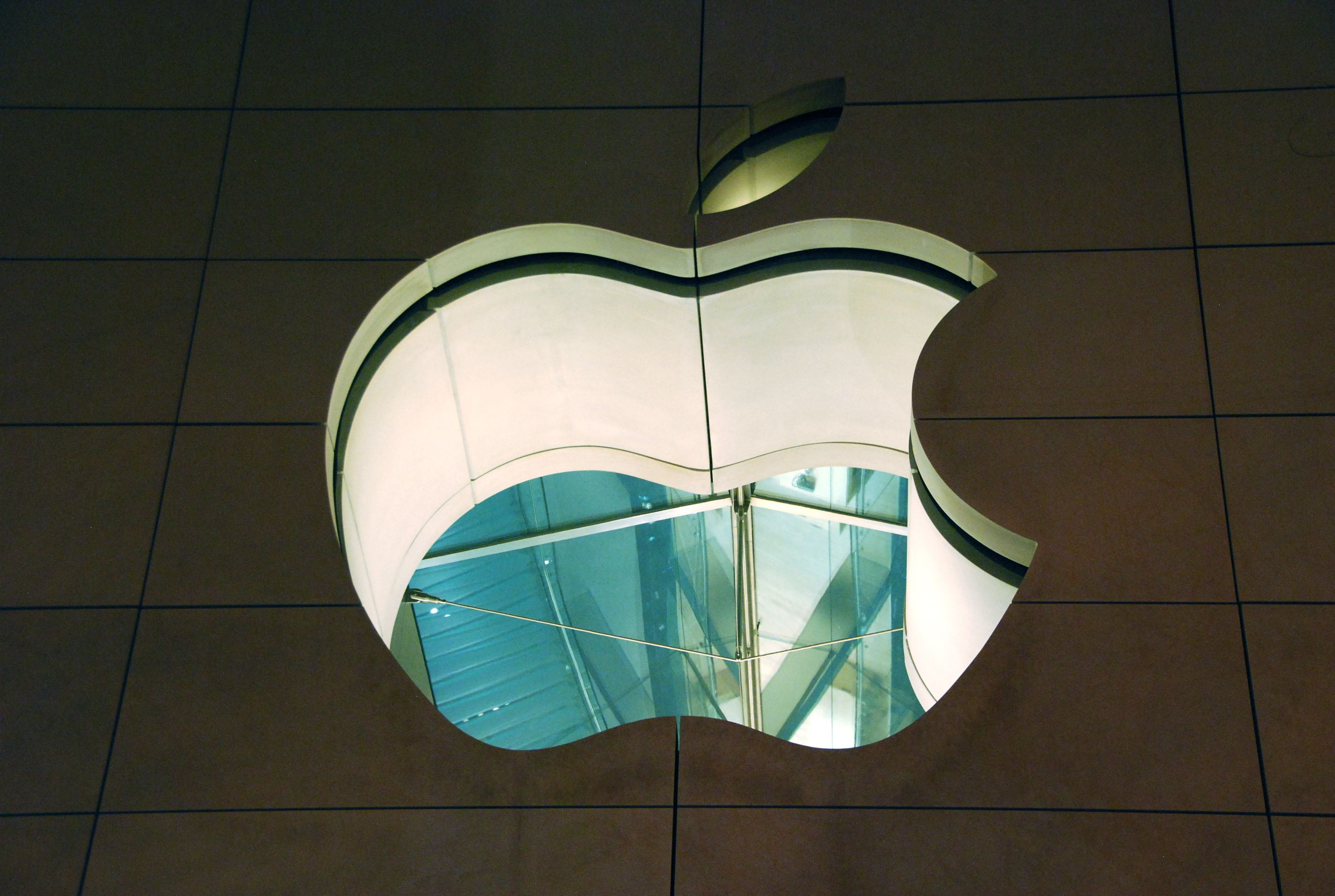 Apple планує розгорнути в Німеччині виробництво чіпів