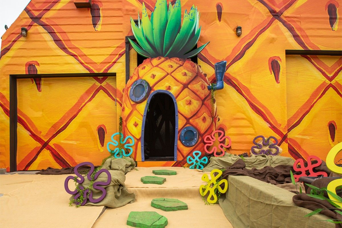 В США відтворили будинок-ананас, в якому живе Губка Боб – фанати мультсеріалу можуть орендувати житло