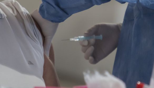 Українці таємно отримують російську вакцину — фейк