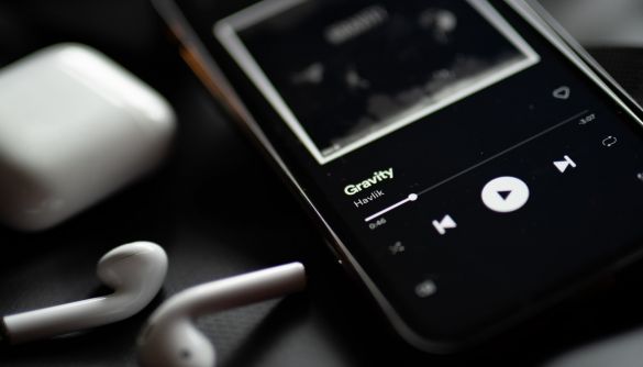 Spotify збирає дані користувачів за допомогою  нового голосового помічника. Його можна вимкнути