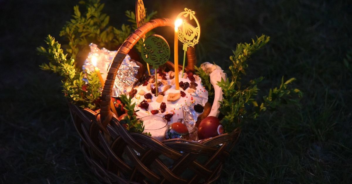 В мережі поширюють фейк про те, що в Україні скасували святкування Великодня та травневих свят