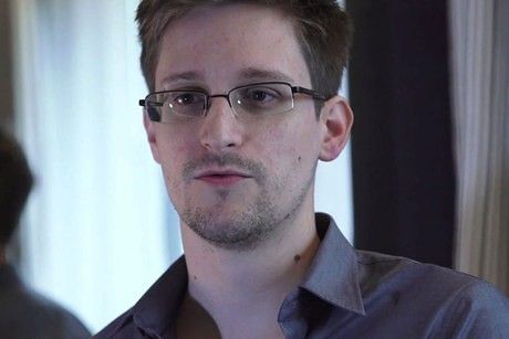 Експрацівник спецслужб США Едвард Сноуден продав NFT-автопортрет за 5 мільйонів доларів
