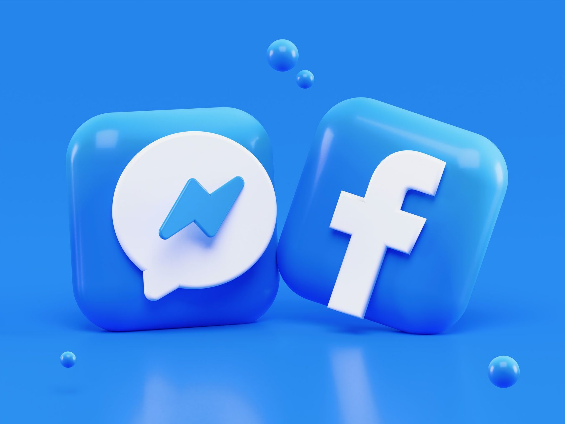 У Facebook виявили понад 5 тисяч фальшивих повідомлень, в яких користувачам пропонують встановити нову версію Messenger