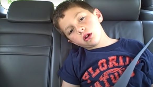 Відеомем, в якому хлопчик їде додому після відвідин дантиста, виставили на аукціон як NFT