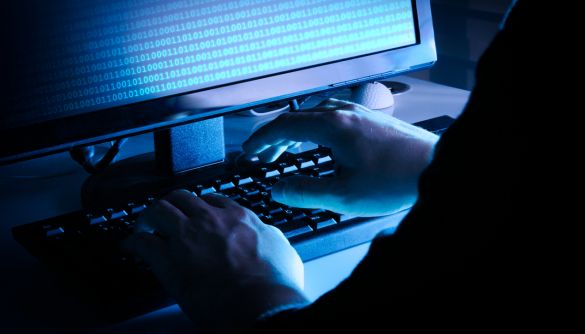 У США росіянина засудили до 30 місяців в'язниці за адміністрування сайту для хакерів