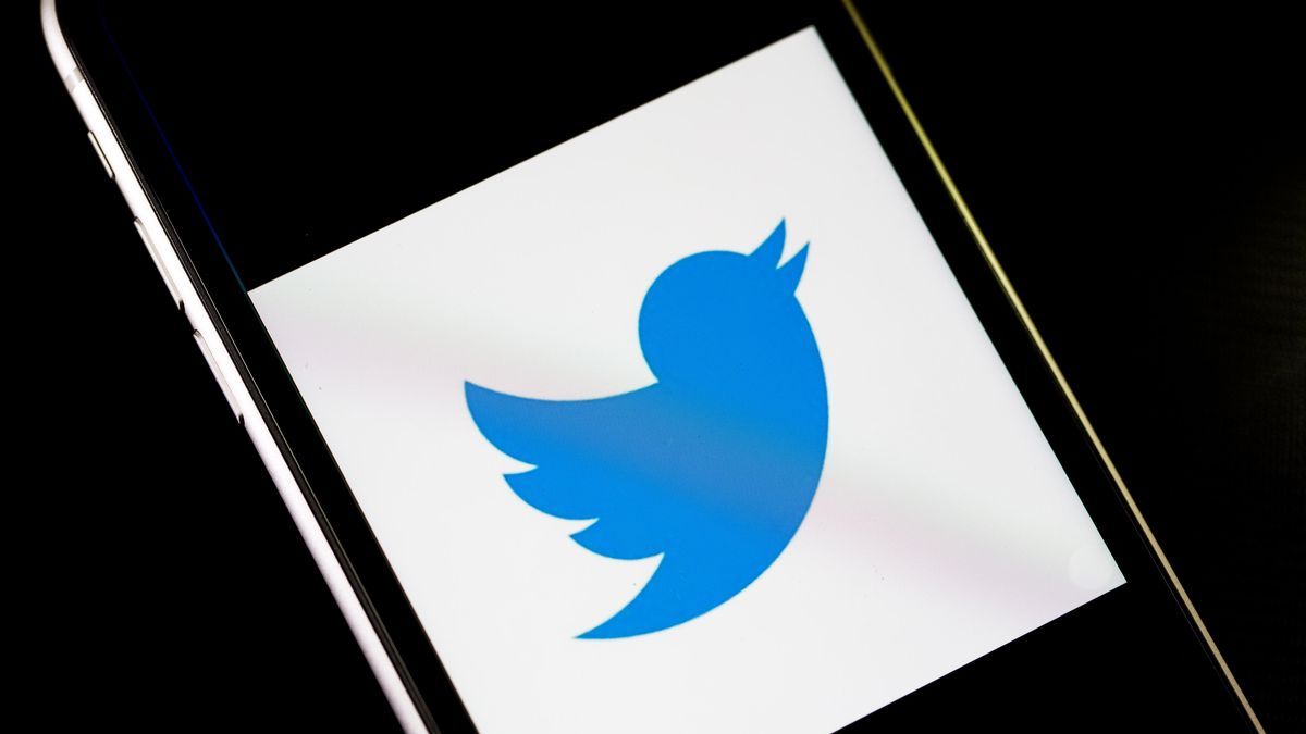 Twitter почала тестувати платну підписку. За $2,99 на місяць можна буде змінити колір фону та іконки