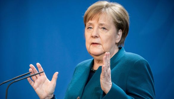 У Німеччині користувача Facebook засудили до восьми місяців умовно за погрози Меркель у соцмережі
