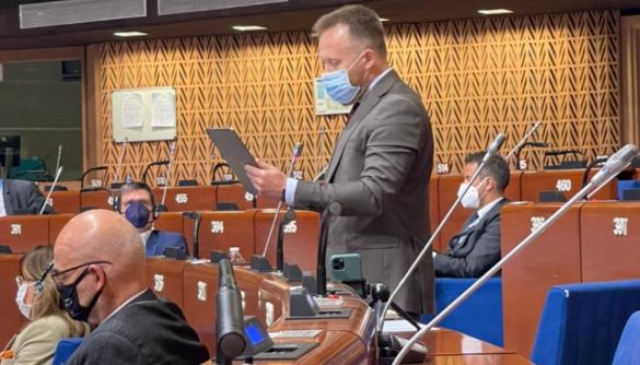 Нардеп-антивакцинатор Камельчук виступив у ПАРЄ з промовою щодо COVID-паспортів