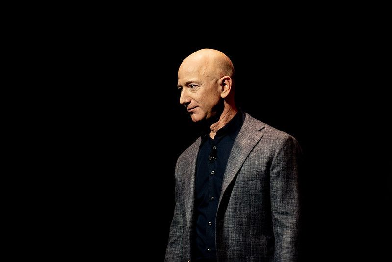 Безос покинув посаду гендиректора Amazon у 27-у річницю заснування компанії
